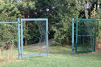 Auch der Eingang zur Aussensportanlage wurde besch�digt